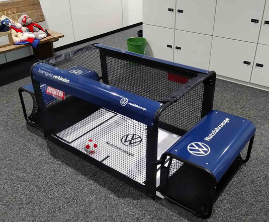 Bild zeigt einen Subsoccer S3 Bolz-Box im Branding von VW Nutzfahrzeuge.