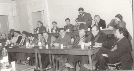 1992 - L'intervento di Giovanni Pistoia durante la seduta del Consiglio Comunale che lo vedrà eletto sindaco (foto Corigliano nel Novecento)