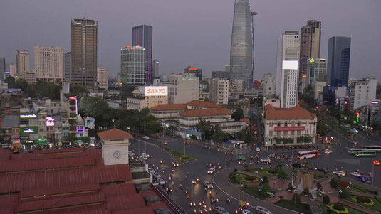 Ho chi Minh à la tombée de la nuit