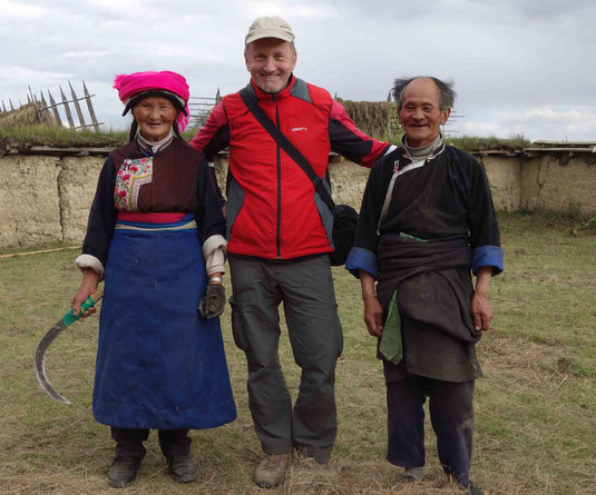 Rencontre avec des villageois tibétains dans un village proche de Shangri-La