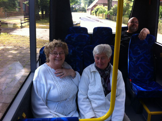 Frau Gerber (links )und Frau Hellmann (rechts)