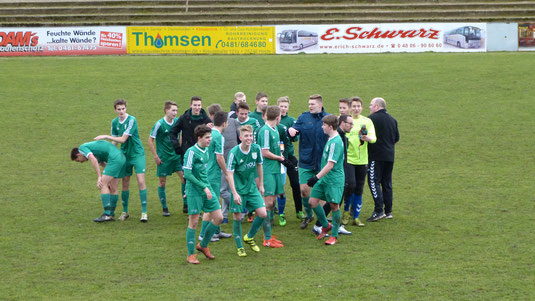 Das HUMBA der B. Jgd TuRa Meldorf nach dem Derbysieg gegen den Heider SV
