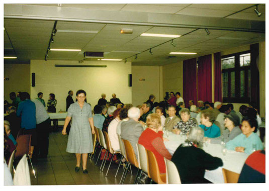 un repas au Club (salle Pompidou) en 1989