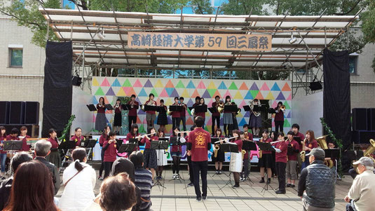 11月3日(木)~6日(日)の4日間で三扇祭が開催されました。1日目のステージ演奏や伝統の焼きそば販売など有意義な時間を過ごすことができました!