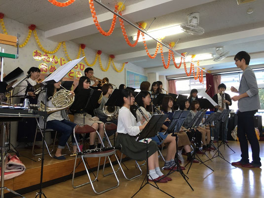 10月20日(木)に石原第一保育園にて訪問演奏を行いました。手拍子をいただいたり、園児のみんなからプレゼントをいただくなど、私たちも楽しい時間を過ごすことができました!