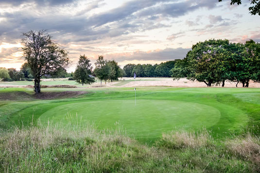 Set in over 120 acres of picturesque heathland and woodland you will be amazed by the quietness of this classic rural location and where its excellent drainage allows for all year round golf.