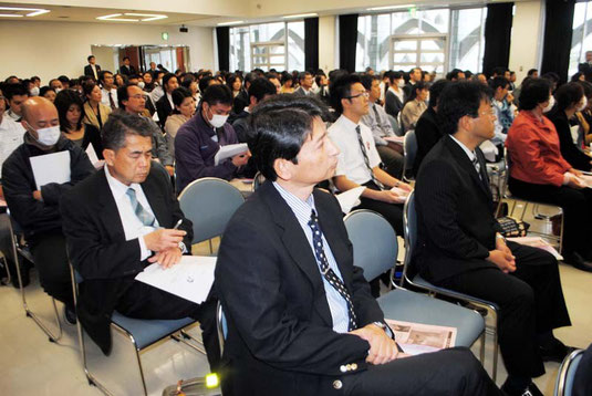 八重山地区がう力向上推進実践報告会が開かれた=25日午後、八重山合同庁舎