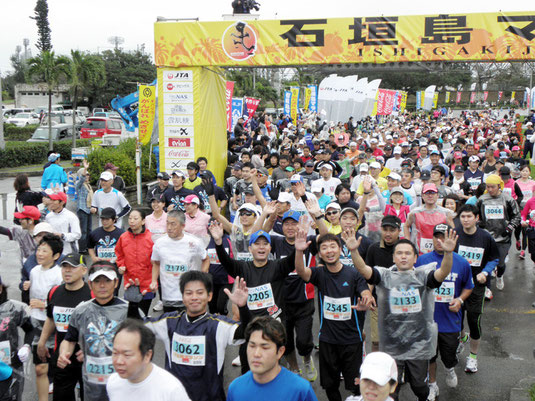 過去最多3181人が完走した石垣島マラソン