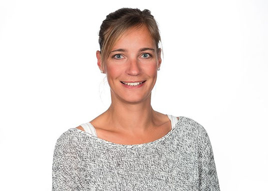 Miriam Zimmermann - Naturheilpraktikerin mit eidgenössischem Diplom in TCM Akupunktur, Tuina und Chinesischen Arzneimitteln für die HFP Naturheilkunde. Ich begleite angehende Naturheilpraktiker:innen auf ihrem Weg zur Höheren Fachprüfung