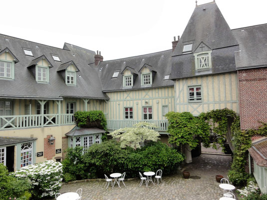 RELAIS HOTELIER VEULES LES ROSES (ANCIEN RELAIS DE POSTE)