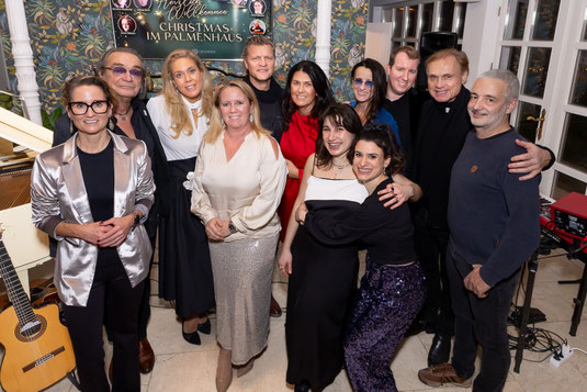(c) Christian Mikes; v.l.n.r.: Katharina Danninger, Christian Kolonovits, Sandra Soravia-Lepuschitz, Eva Moizi, Gery Seidl, Renate Altenhofer, Jo Bertl, Brigitte Just, Juliette Khalil, Dominik am Zehnhoff-Söns, Johnny Bertl und Dieter Kolbeck