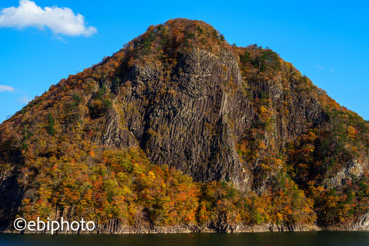 奥州湖・猿岩の紅葉
