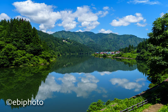 只見川