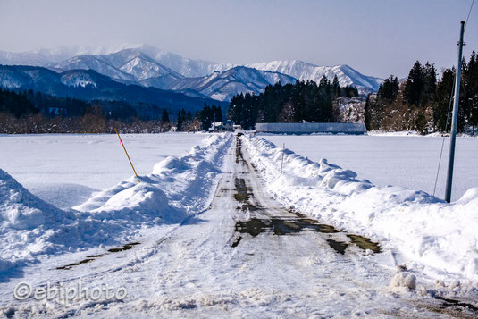 雪の農村