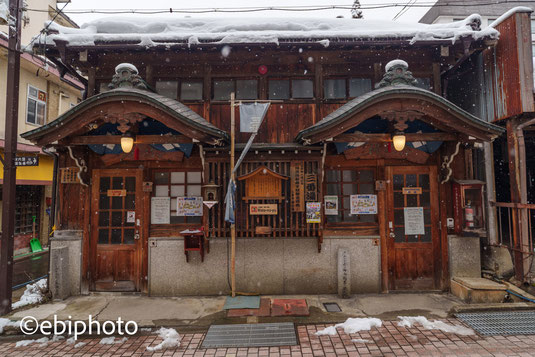 雪の渋温泉