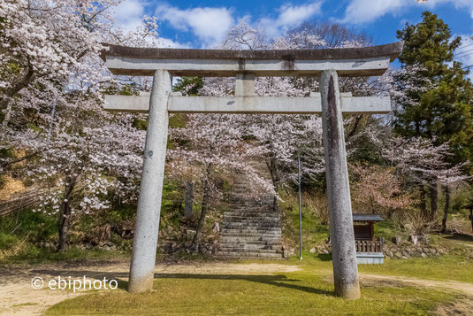 霊山神社