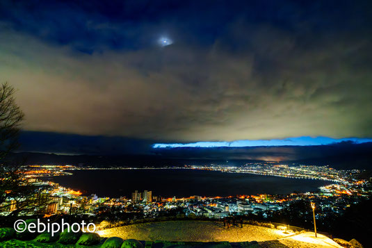 諏訪湖の夜景