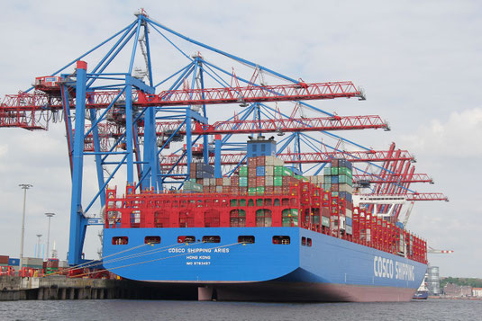 Im Containerhafen; Foto: Ralf Baier