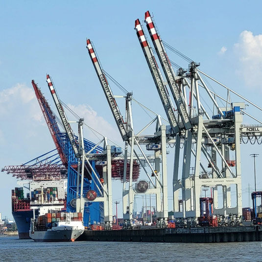 Im Containerterminal; Foto Klaus Kruse