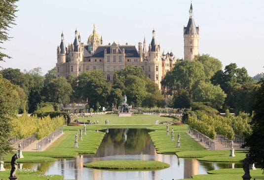 Schloss mit Schlossgarten; Foto Ralf Baier