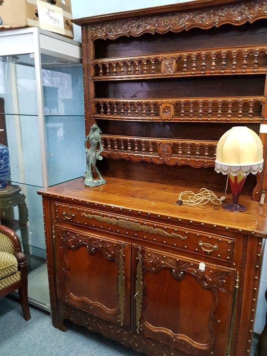 galerie, rabais, déstockage, tableaux, bonnes affaires, gros rabais, meubles, antiquités, chaises, Soldes, sale, sale, vaisselier, galerie Lausanne