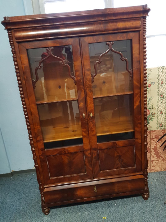 galerie, rabais, déstockage, tableaux, bonnes affaires, gros rabais, meubles, antiquités, chaises, Soldes, sale, sale, vaisselier, galerie Lausanne
