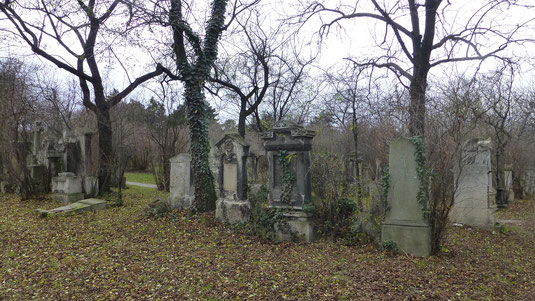 Friedhof St. Marx Wien Bestatter Fischer Mozart verfallene Grabanlagen
