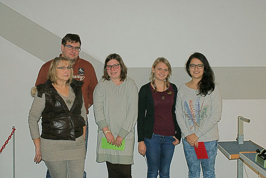 Foto v. links n. rechts: Stlv. Jugendleiter Hilde Gewehr, Jugendleiter Christian Sturm, Vanessa Platz, Alexandra Dennert, Lisa Köth