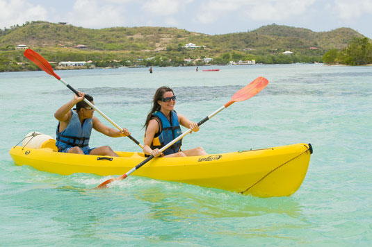 Kajak à côté d'Anse Michel © Comité Martiniquais du Tourisme CMT 
