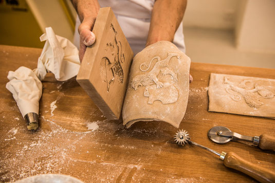 Biber Herstellung mit Holz-Model