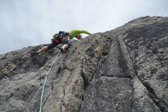 ..."kniffiliger Riss"...9. Seillänge (Topoguide)