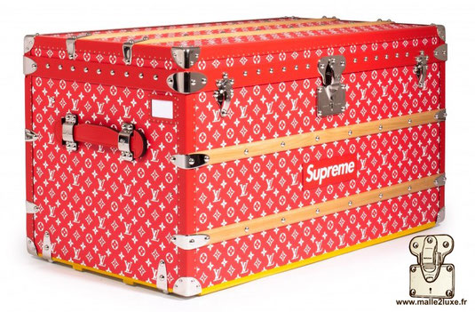 Malle louis vuitton courrier suprême red