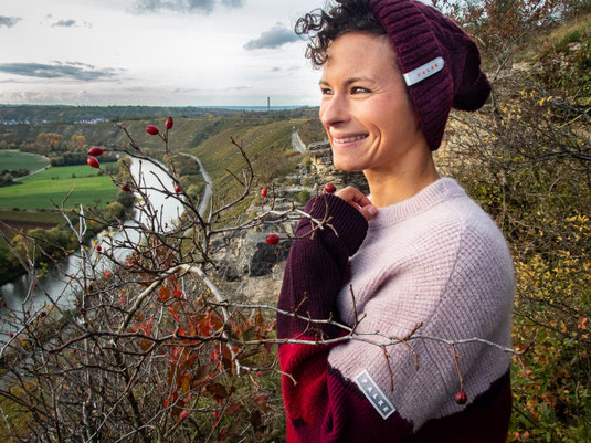 Myriam Kopp, Trainerin für Stressmanagement und Achtsamkeit, begleitet Unternehmen bei Seminaren in der Natur