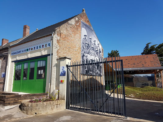 Centre d'interprétation  Vignacourt 14-18 dans la cour de la ferme Thuillier rénovée.