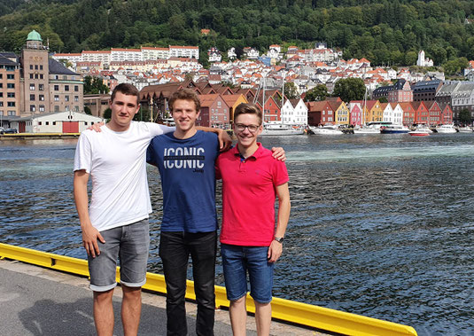 Angekommen in Bergen: Philipp, Lasse und Thomas