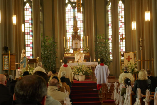 Heilige Messe in der Kathedrale