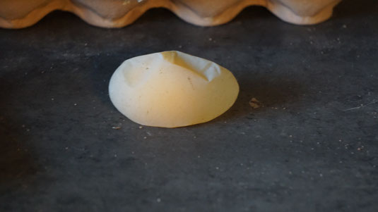 unförmige Eier, komische Eier - Huhn-erleben.de zeigt das Hühnerleben!