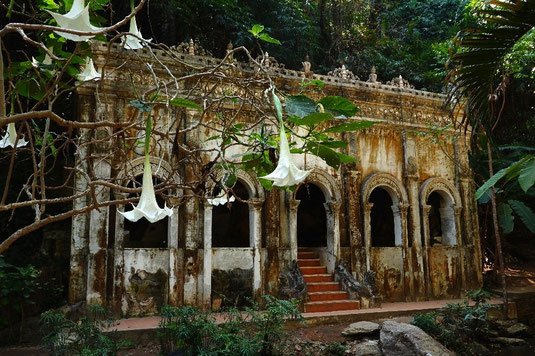 Wat Pha Lat temple, Monk's Trail, hiking trails Thailand, temple route, Monk's path, Chiang Mai