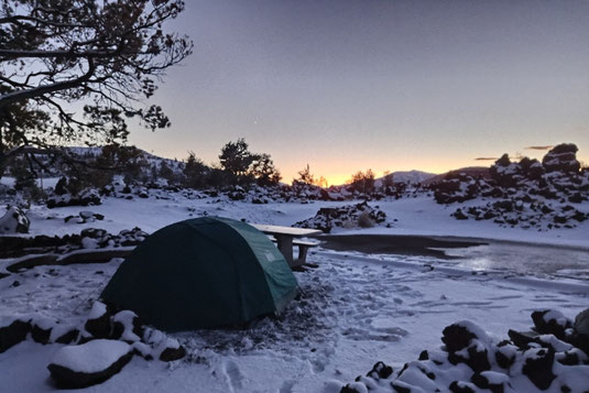 Craters of the Moon National Monument im Winter, Schnee Idaho, Zelten im Schnee, Camping im Schnee, off the grid, USA