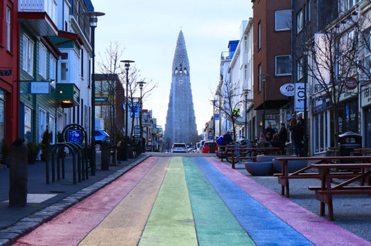 Hallgrímskirkja, Reykjavik, Island, Regenbogen, Regenbogenstraße, Kunst, Hippie