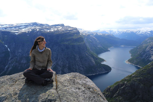 Trolltunga Norwegen, Sarah Bauer, Zeitwahrnehmung, Philosophie, Zeit verlangsamen
