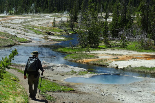 Shoshone Geyser Basin, Yellowstone, geysers in Yellowstone, hiking trails, backcountry