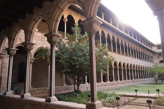 Kloster Pedralbes, Innenhof, Barcelona Sehenswürdigkeiten, Architektur, Spanienreise
