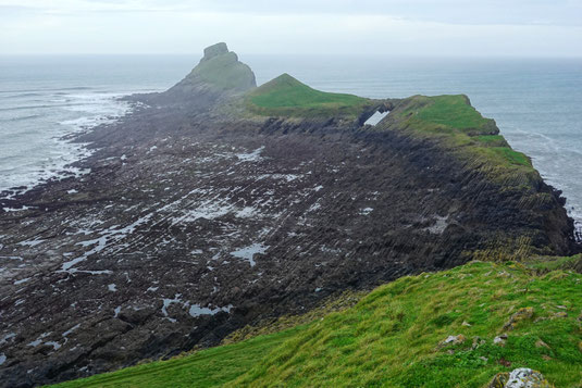 Hiking in Wales, hiking trails, hike to Worm's Head, tidal island, adventure
