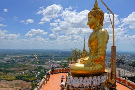 Hiking in Thailand, Tiger Cave Temple hike, 1260 steps, crazy hike Thailand, staircase, beautiful views Thailand