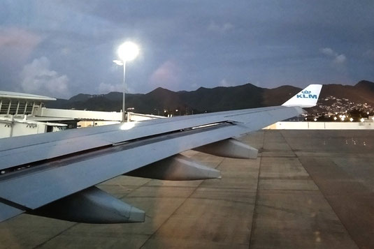 Broken airplane adventure, St. Maarten Airport