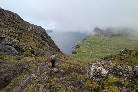 Postroute Mulafossur, wandern auf den Färöer-Inseln, Tipps, Wanderrouten, Regen, Bergpass, Gasadalur