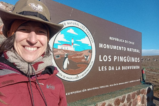 Gefahren für Pinguine in Patagonien, Klimwandel, Öl, Überfischung, Los Pinguinos Natural Monument, Sarah Flory, Sarah und Rand in Patagonien bei Pinguinen