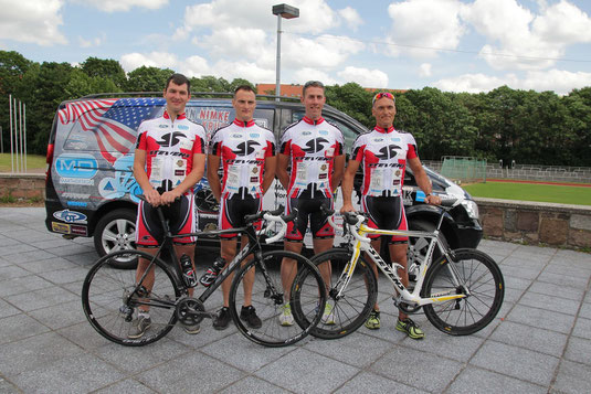 RAAM Team MV: Mit BIKE Market Team Fahrer Daniel Rackwitz (links), Dennis Kruse, Stefan Nimke und Michael Kruse