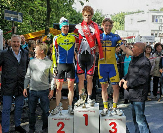 Dominic Klemme vor Hauke Wittern und Maximilian Winterberg (Podium HH-Volksdorf)